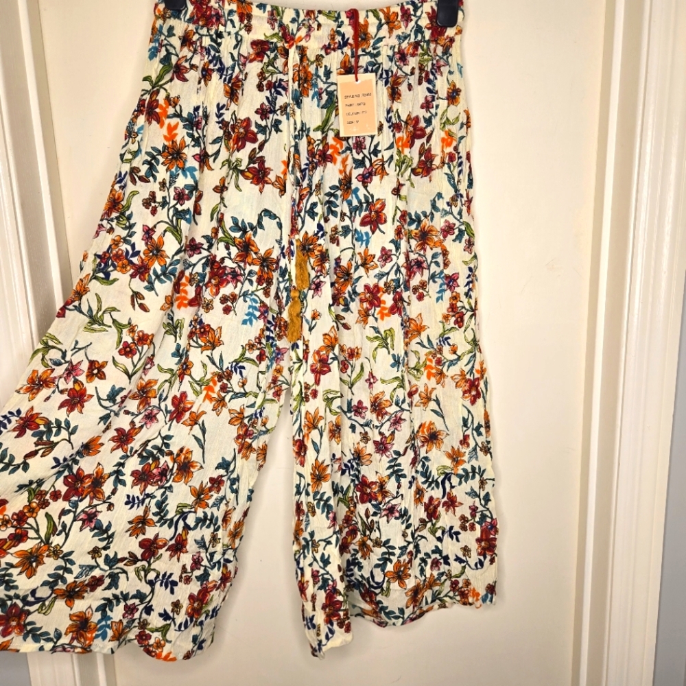 RAGA Cream and Red Floral Palazzo Pants Medium NWT